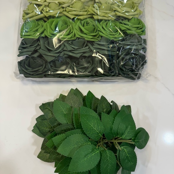 25 artificial green shade roses - Picture 2 of 5